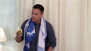 Orosz tini picsa és a két bőrös virsli