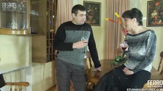 Orosz mami a nevelt fiával baszik
