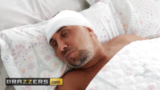 Brazzers - Brooklyn Gray szőrös picsája megkefélve