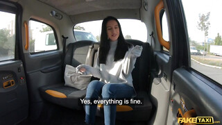 Fake Taxi - Alyssa Bounty hátsó bejáratba rakva