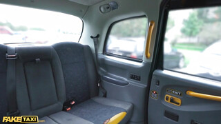 Fake Taxi - Rubi Rico a forró vérű latin amerikai hölgyemény