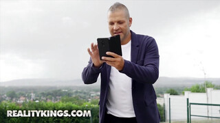 Reality Kings - Cherry Kiss popókája durván megrakva