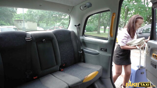 Fake Taxi  - Hatalmas csöcsű fiatal csajszi megdöngetve