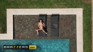 BRAZZERS - Jolee Love a hatalmas keblű fiatal kisasszony