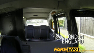 FakeTaxi - méretes seggű spiné szexelni akar