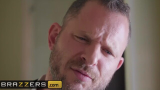 Brazzers - Honey Gold a dögös félvér spiné