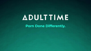 ADULT TIME - méretes keblű világos szőke méretes didkós barnával ollózik és dug
