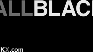 AllBlackX - Cecilia Lion a bombázó szőrös pinás tini