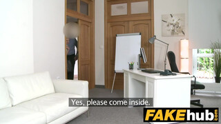 Fake Agent - félénk hölgyemény csak fotókat szeretett volna