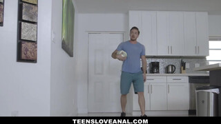 Teens Love Anal - Jamie Marleigh lebukott maszturbálás közben