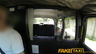 FakeTaxi - Rio Lee a méretes cickós barna csajszi