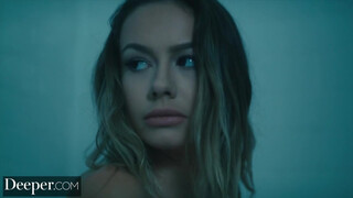 Deeper - Naomi Swann a perverz pici nőci