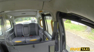 Fake Taxi - Kira Noir a izgató csoki bula