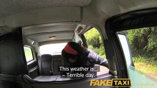 FakeTaxi - latin kiscsaj popóba dugva