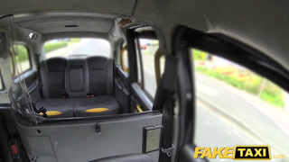 Fake Taxi - Méretes picsájú spanyol milf popsiba kúrva