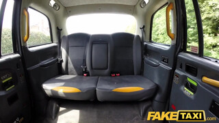 Fake Taxi - Ashleigh Devere a méretes cickós nőci