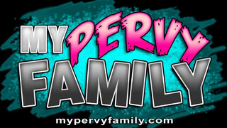 My pervy family - a végére csak leteszi a mobilt a csajszi
