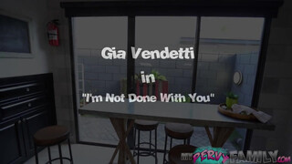 Gia Vendetti a izgató hosszú combú kolumbiai
