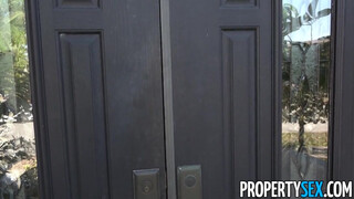 PropertySex - Evelin Stone a baszható ingatlanos