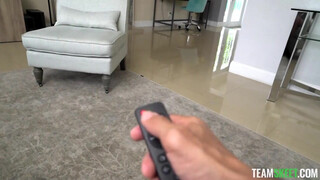 Dakota Burns a 18 éves tini bige
