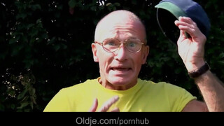 Öreg tata popsiba dugja a izgató tinit
