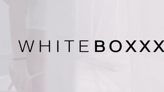 WHITEBOXXX - cuki vörös kiscsaj beleül a nagy faszba