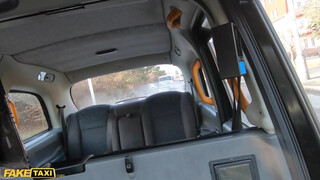 Fake Taxi - Didi Zerati a méretes cickós francia nőci