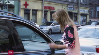 Emily Thorne a hatalmas mellű barátnő