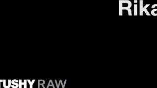 TUSHYRAW - Rika seggel lovagolja meg a hatalmas pélót
