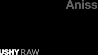 TUSHYRAW - Anissa Kate segglyukába dákót tolnak