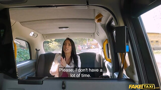 Fake Taxi - Megan Fiore a szexy hatalmas cickós picsa