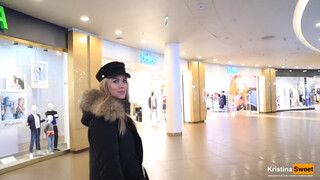 Luxury Girl - Pipáztatás az étteremben