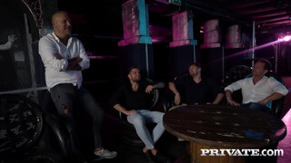 Private com - Tiffany Rousso és Cherry Kiss négy sráccal kúr