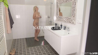 Nathaly Cherie puncija és hátsó bejárata is bekúrva