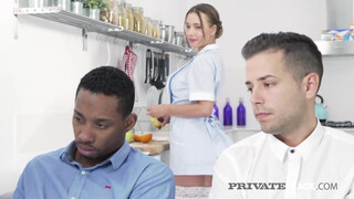 PrivateBlack - Taylor Sands hármasban kefél