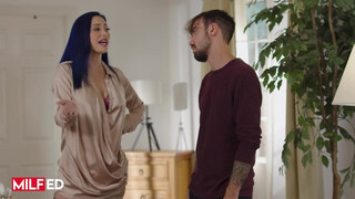 MILFED - Eve Marlowe fiatalabb hapsival baszik