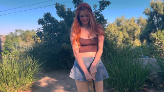 Elly Clutch a golfpályán közösül