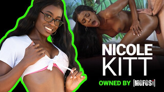 Mofos - Nicole Kitt a izgató hatalmas kannás néger picsa