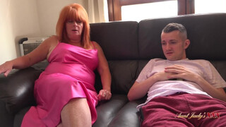 Aunt Judys XXX - Melanie megkívánta a félénk csávót