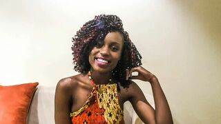 Mosolygós néger csinibaba pov castingon alaposan bekúrva