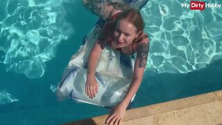 Emma wolf a tüzes spiné aki a medencében kúrel vadul