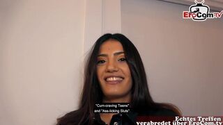 Német geek hapsi megdugja a forró brazil milf-et randin