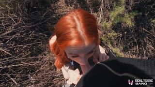Gyönyörű vörös tini Madi Collins kibelezi a puncáját és durván megdugja a hatalmas kárója