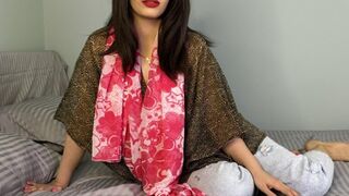 Dögös arab milf durván megbassza a méretes seggét